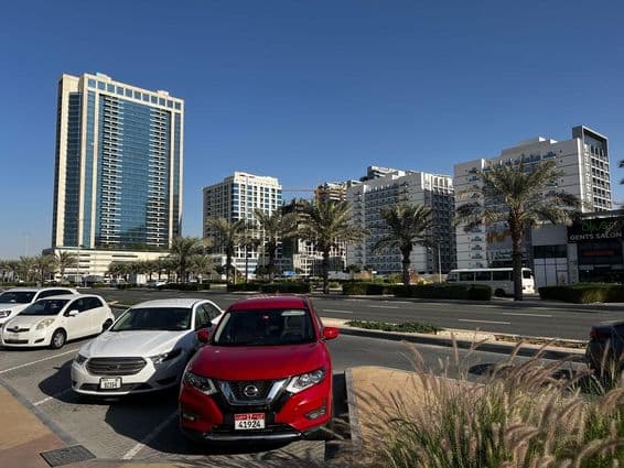 دبئی لینڈ ریذیڈنس کمپلیکس میں عمارات، ایک نئی رہائشی علاقہ۔