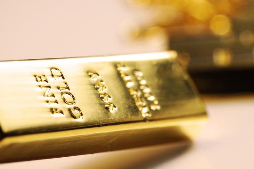 ۹۹۹.۹ خالصی کے ساتھ سونے کی بار۔