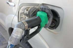 گیس اسٹیشن کی مشینری فیول پمپ پر۔