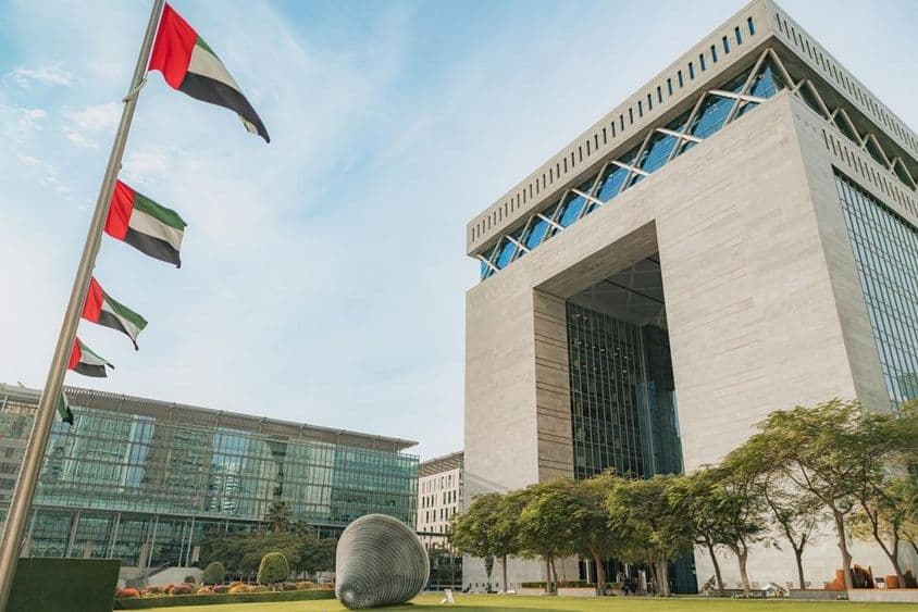 ڈی آئی ایف سی ڈسٹرکٹ دبئی، متحدہ عرب امارات میں دن کے وقت
