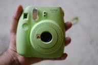 فو جی فلم کے فو جی فلم انسٹیکس منی فوری کیمرہ، پودینے کے رنگ میں۔