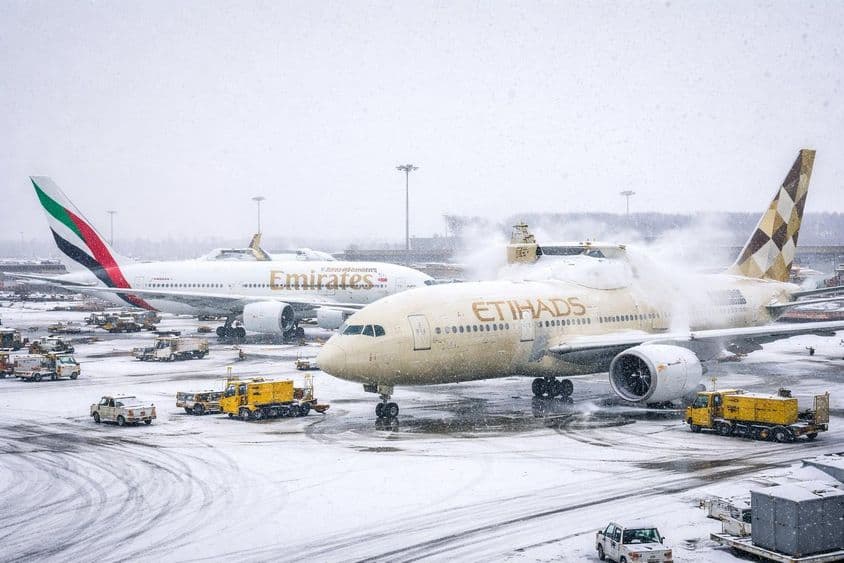 موسمی طوفان کی فضائی افراتفری