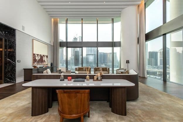 دبئی کے جدید اپارٹمنٹ کا اندرونی ڈیزائن۔