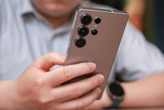 سام سنگ گلیکسی S۲۵ الٹرا اسمارٹ فون۔