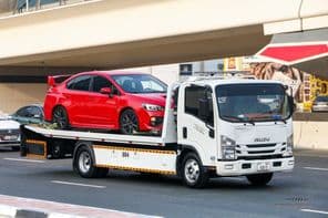 ایزوز ریوارڈ این پی آر سفید ٹریکٹر یونٹ۔