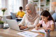 خاندان کے ساتھ گھر بیٹھے کام