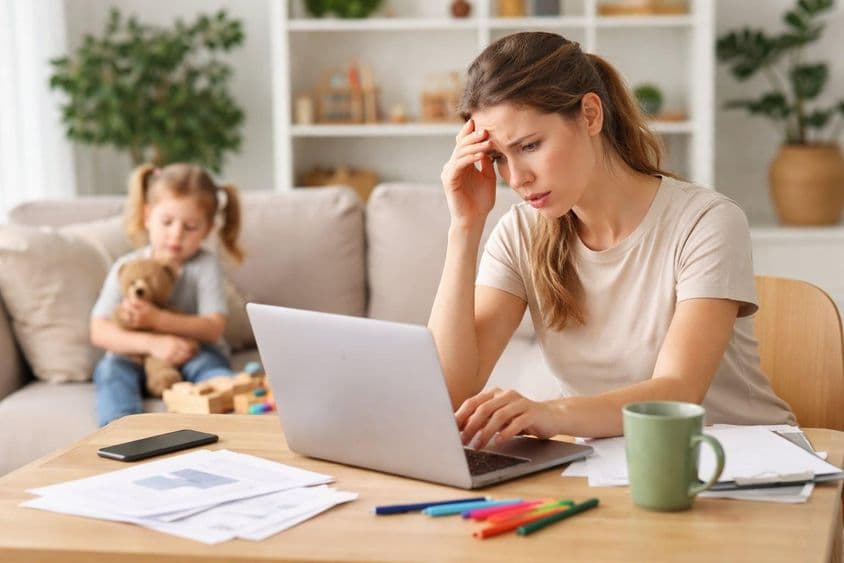 گھر سے بچے کے ساتھ کام کرنا