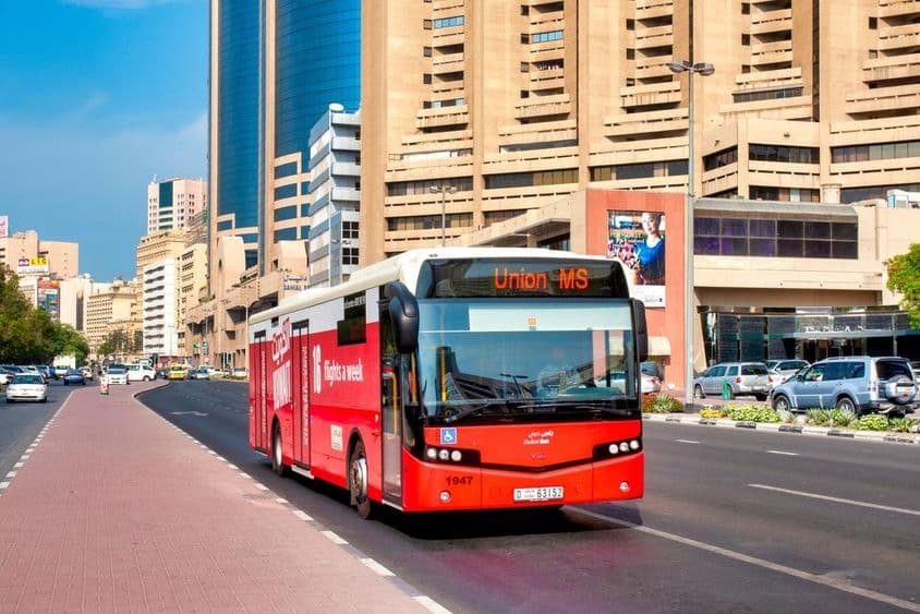 دبئی میں پبلک ٹرانسپورٹ بس