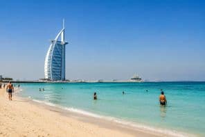 دبئی سمندر کنارے اتوار کا دن